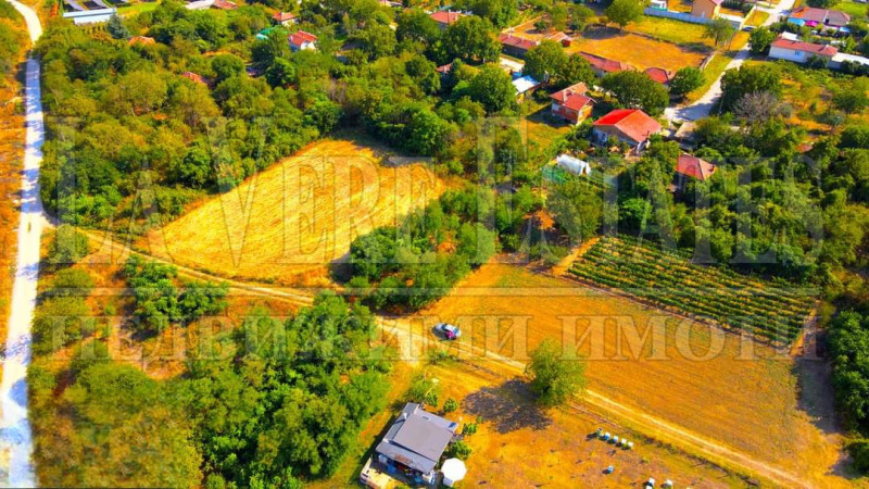 Продава ПАРЦЕЛ в област Русе, с. Щръклево - 1300 кв.м / 16 000 € » 31 293.28 лв., ЛА ВЕРЕ ЕСТЕЙТС