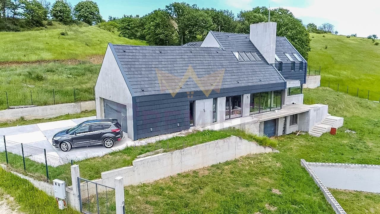 Продава КЪЩА, гр. Варна, с. Звездица