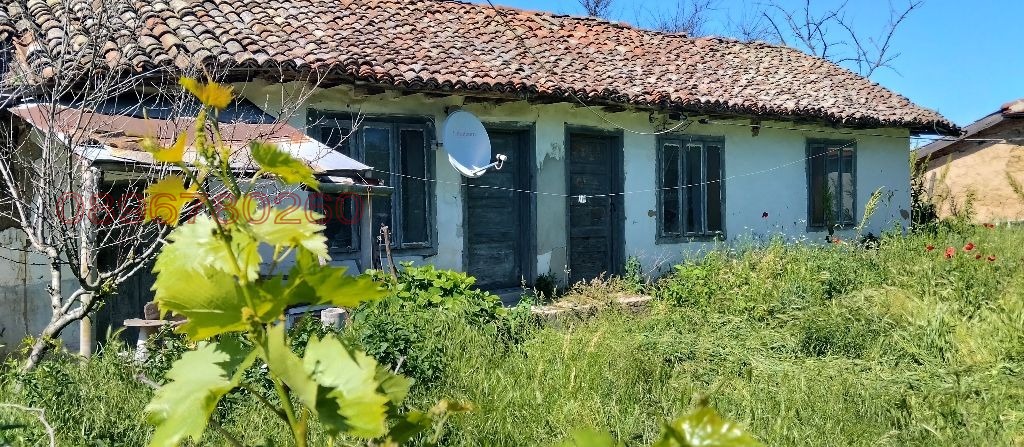 Продава КЪЩА, с. Смолница, област Добрич, снимка 2 - Къщи - 54530952