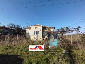 Maison Dabrava, région de Dobritch 1