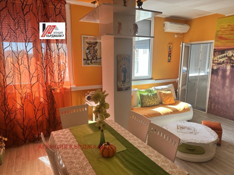 Продается  1 спальня Кърджали , Център , 54 кв.м | 73199043 - изображение [2]