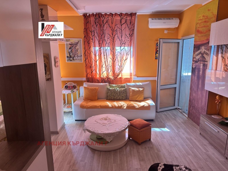 Продается  1 спальня Кърджали , Център , 54 кв.м | 73199043 - изображение [3]