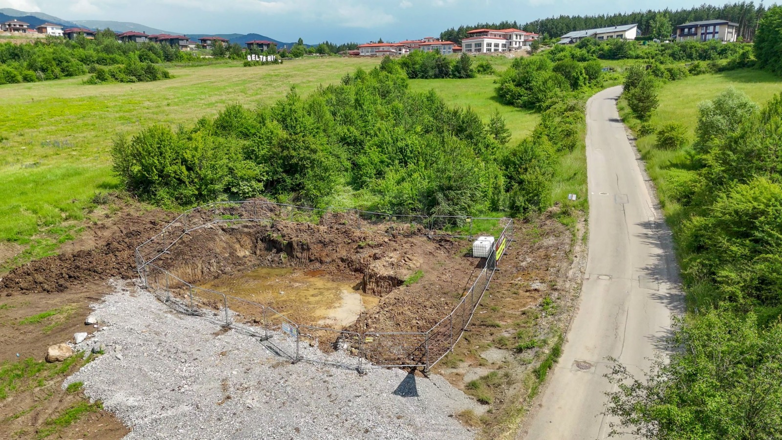 Продава КЪЩА, гр. София, с. Владая, снимка 2 - Къщи - 53539060