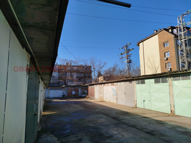 Продава ГАРАЖ, ПАРКОМЯСТО, гр. Русе, Здравец, снимка 2 - Гаражи и паркоместа - 52818776