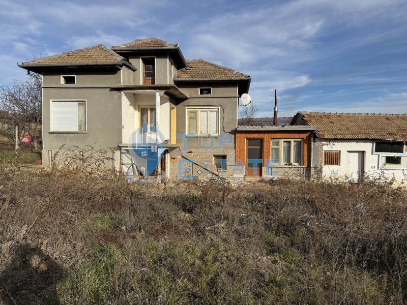 Продава КЪЩА, област Велико Търново, с. Вишовград • 27000 € / 52807.41 лв. • 98863412 1