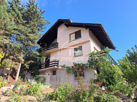 Casa Jrabrino, región Plovdiv