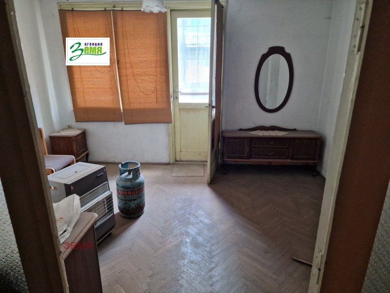 En venta  3 dormitorios Stara Zagora , Tsentar , 90 metros cuadrados | 49539417 - imagen [2]