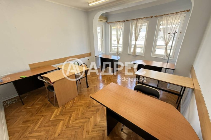 Продава КЪЩА, гр. Бургас, Център, снимка 2 - Къщи - 53007031