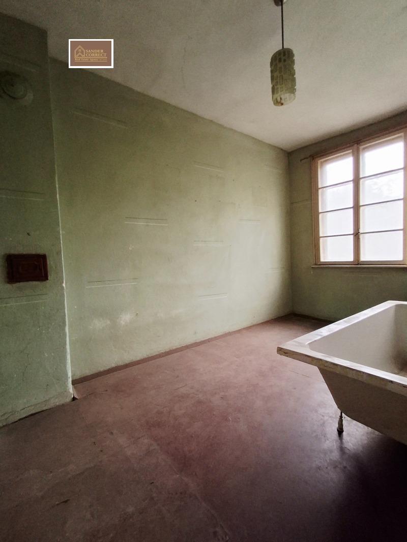 Продава КЪЩА, гр. София, с. Долни Пасарел, снимка 2 - Къщи - 52731900