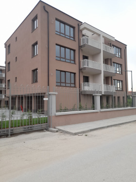 Продажба на тристайни апартаменти в град Пловдив — страница 2 - изображение 12 