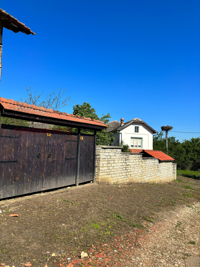 Продава КЪЩА, с. Драгана, област Ловеч, снимка 2 - Къщи - 52772601