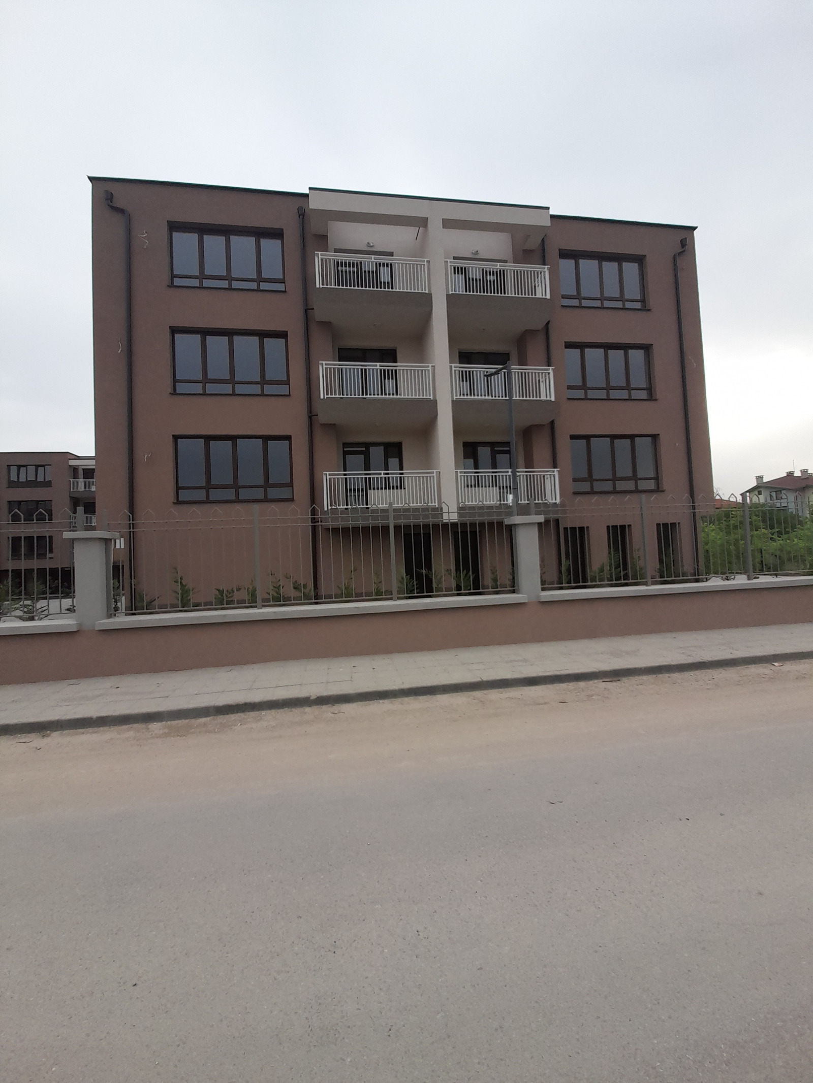 Продава 3-СТАЕН, гр. Пловдив, Остромила, снимка 2 - Апартаменти - 54185505