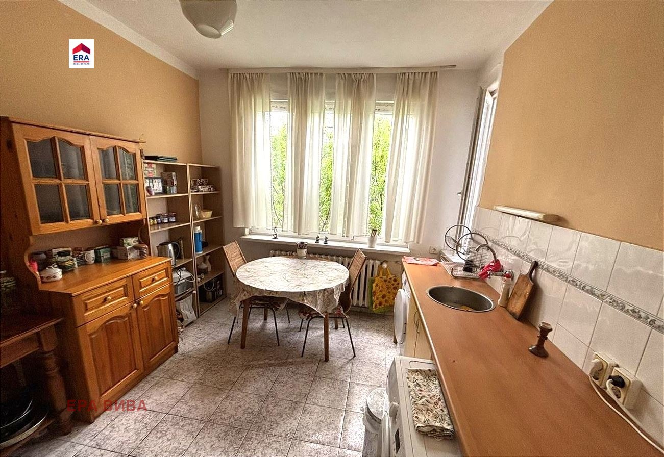 Продава МНОГОСТАЕН, гр. София, Оборище, снимка 12 - Апартаменти - 54791314