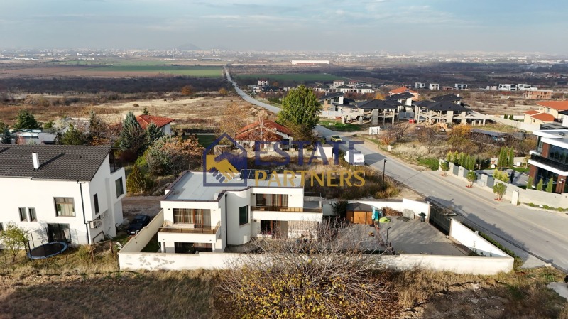 Продава КЪЩА, с. Белащица, област Пловдив