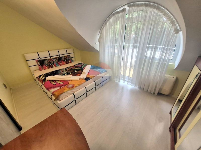 Продава МНОГОСТАЕН, гр. Варна, Център, снимка 11 - Апартаменти - 54693991
