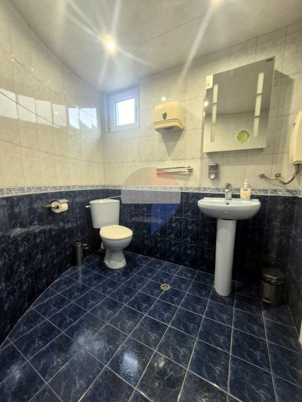 Продава МНОГОСТАЕН, гр. Варна, Център, снимка 13 - Апартаменти - 54693991