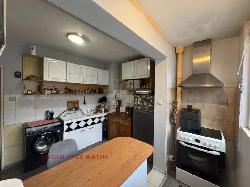 Продава 2-СТАЕН, гр. Русе, Възраждане, снимка 2 - Апартаменти - 52827360