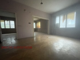 3+ bedroom Oborishte, Sofia 1