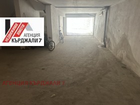 Garaż Centar, Kardżali 2