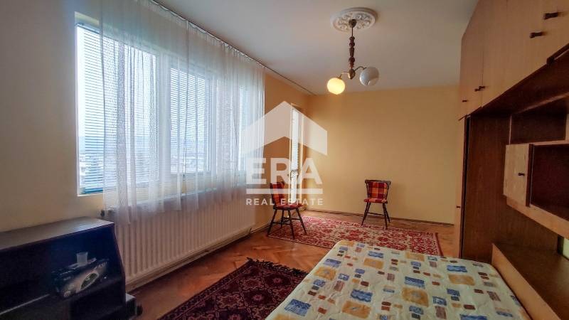 Продава 3-СТАЕН, гр. Търговище, Вароша, снимка 2 - Aпартаменти - 48700607