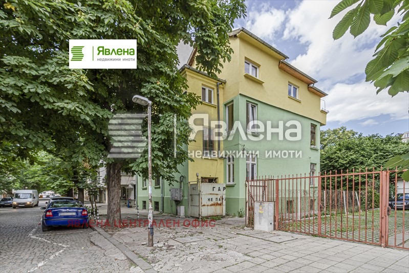 Продава 4-СТАЕН, гр. София, Център, снимка 2 - Апартаменти - 54529659