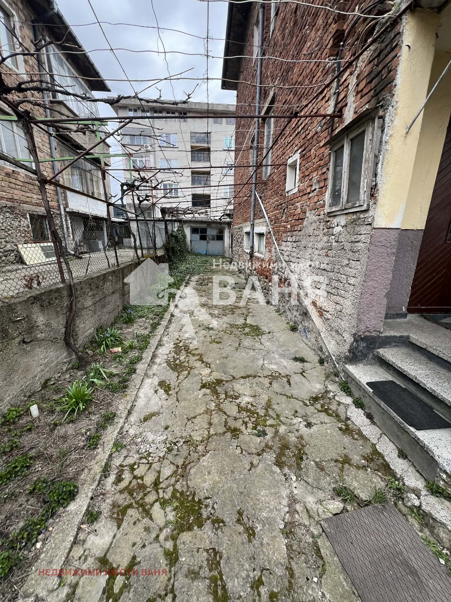 Продава ЕТАЖ ОТ КЪЩА, гр. Карлово, област Пловдив