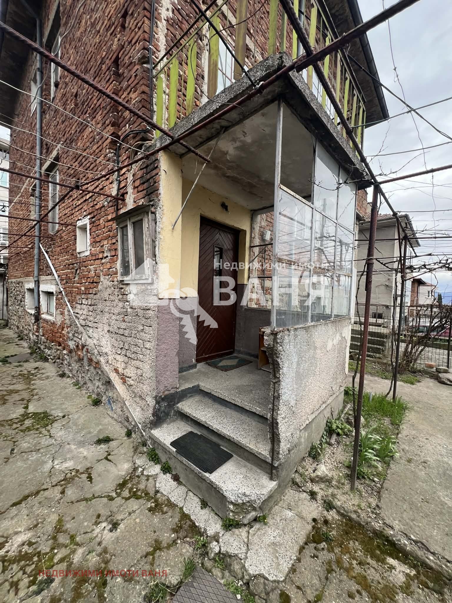 Продава ЕТАЖ ОТ КЪЩА, гр. Карлово, област Пловдив, снимка 2 - Етаж от къща - 53959057