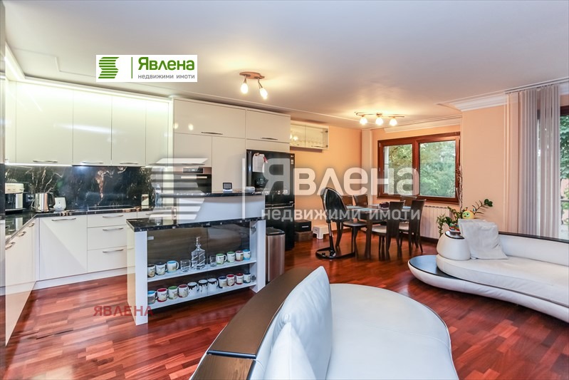 Продава 4-СТАЕН, 205 кв.м.780 000 €1 525 547.40 лв.град София, Изток 22:06 на 12 Ноември 2025