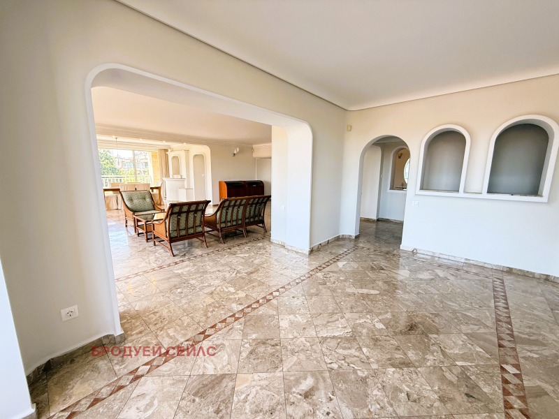 Na sprzedaż  3+ sypialni Sofia , Lozenec , 350 mkw | 82374198 - obraz [6]