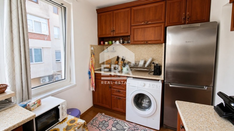 Продава ЕТАЖ ОТ КЪЩА, гр. Търговище, Изток 1, снимка 6 - Етаж от къща - 55886463