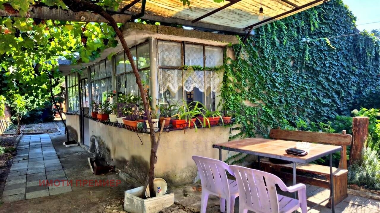 Продава КЪЩА, гр. Камено, област Бургас, снимка 2 - Къщи - 51667800