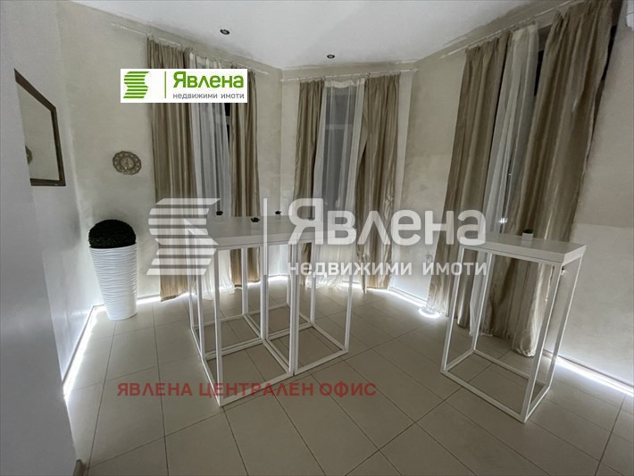 Продава 3-СТАЕН, гр. София, Център, снимка 1 - Aпартаменти - 48046464