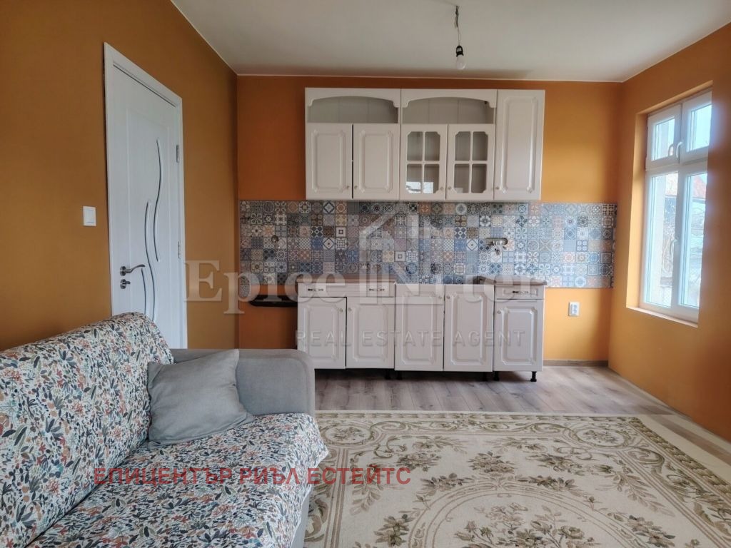 Продава КЪЩА, с. Извор, област Перник, снимка 12 - Къщи - 54602999