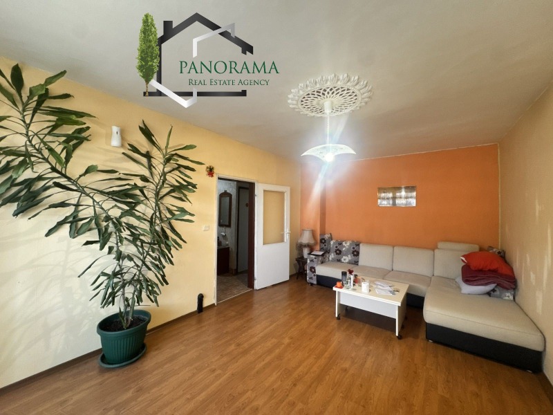 Продава 3-СТАЕН в град Шумен, Томбул джамия - 76 кв.м / 140 000 € » 273 816.20 лв., ПАНОРАМА
