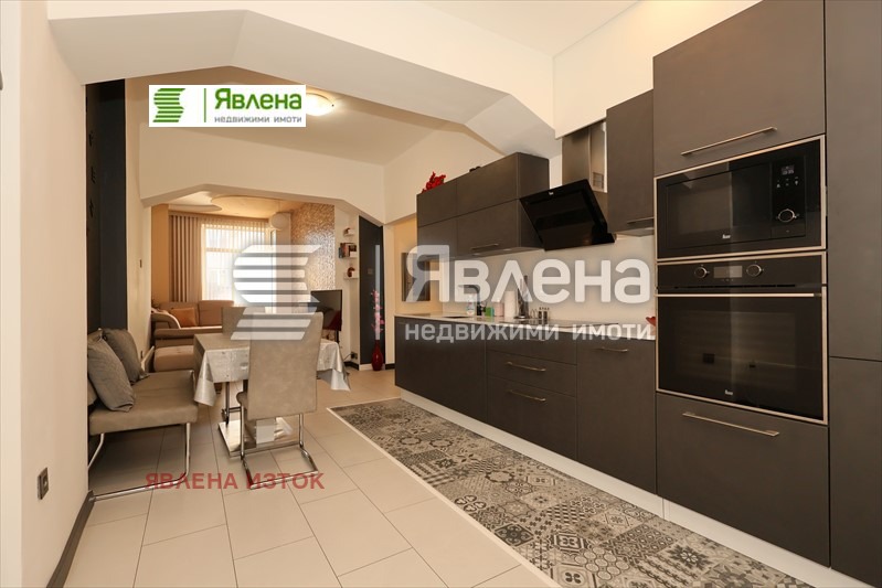 Продава 3-СТАЕН, гр. София, Център, снимка 12 - Aпартаменти - 47974942