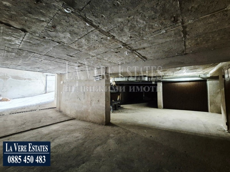 Продава  Етаж от къща град Русе , Център , 214 кв.м | 64597096 - изображение [15]