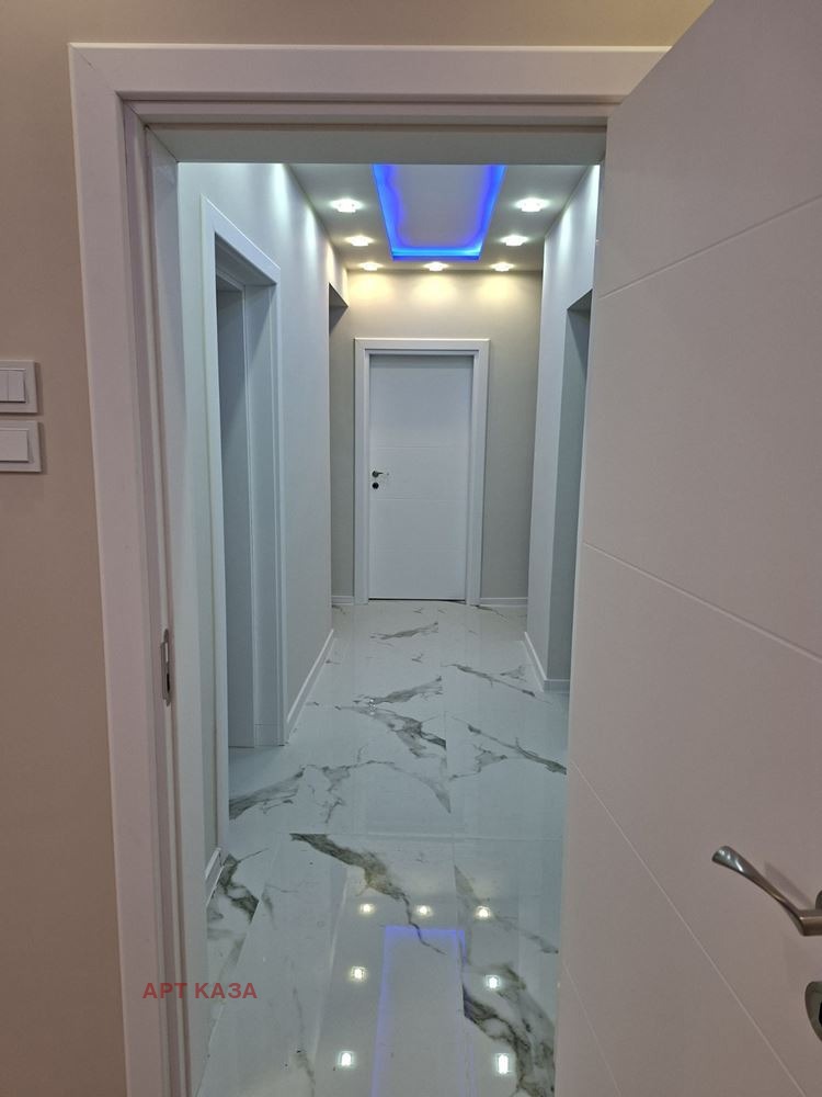 Продава ЕТАЖ ОТ КЪЩА, гр. Пловдив, Прослав, снимка 4 - Етаж от къща - 56359121