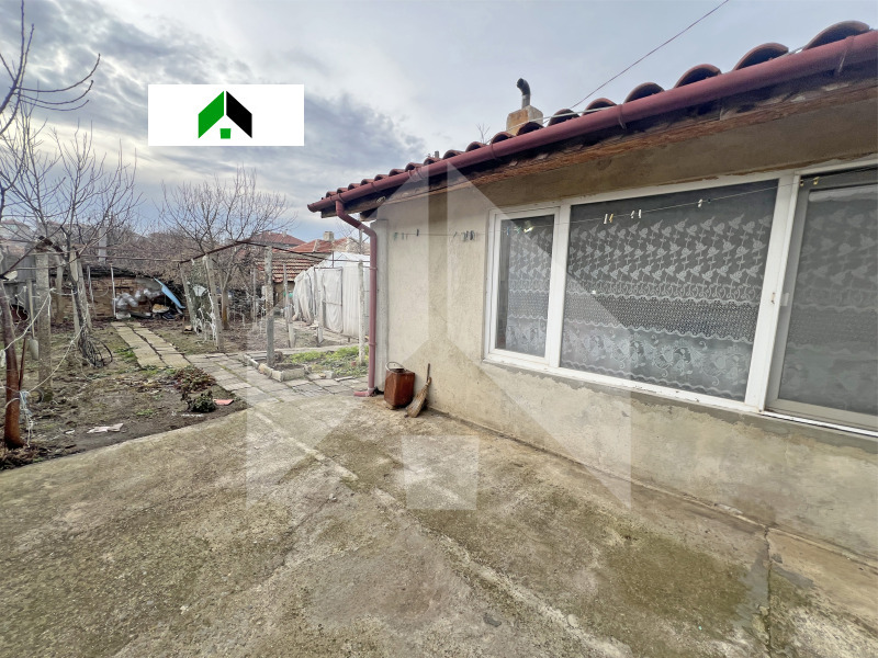 Продава КЪЩА, гр. Нови пазар, област Шумен, снимка 16 - Къщи - 48896093