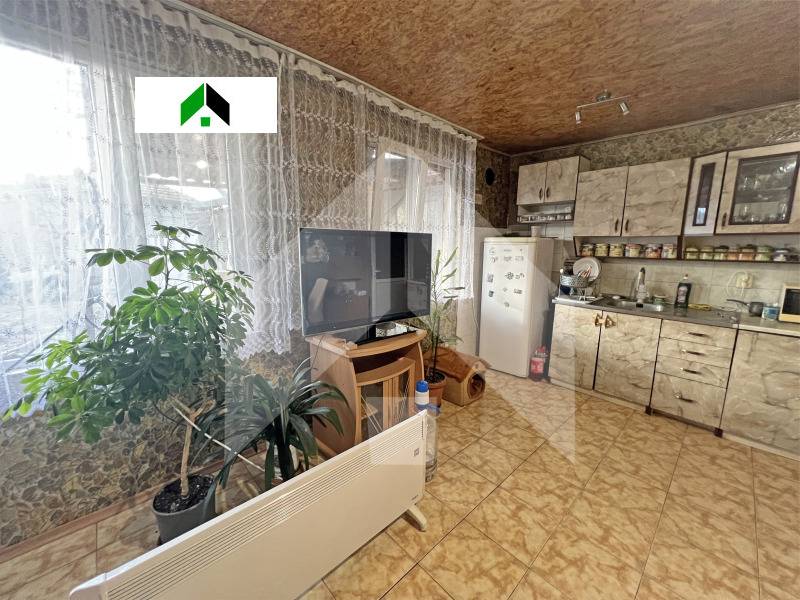 Продава КЪЩА, гр. Нови пазар, област Шумен, снимка 6 - Къщи - 48896093