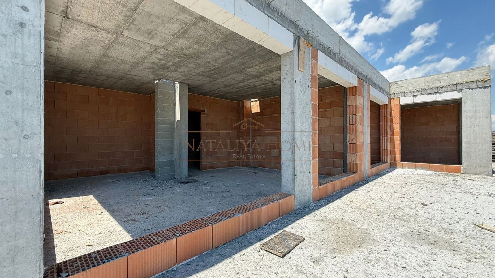 Продава 4-СТАЕН, гр. Бургас, Сарафово