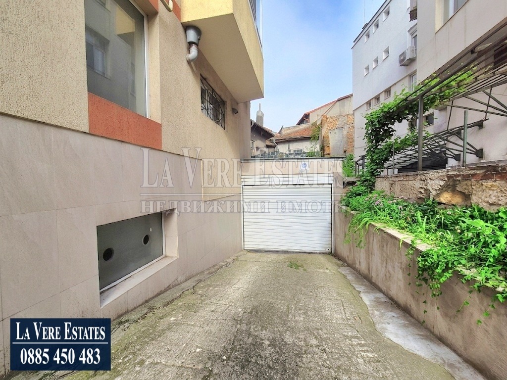 Продава ЕТАЖ ОТ КЪЩА, гр. Русе, Център, снимка 15 - Етаж от къща - 52101999