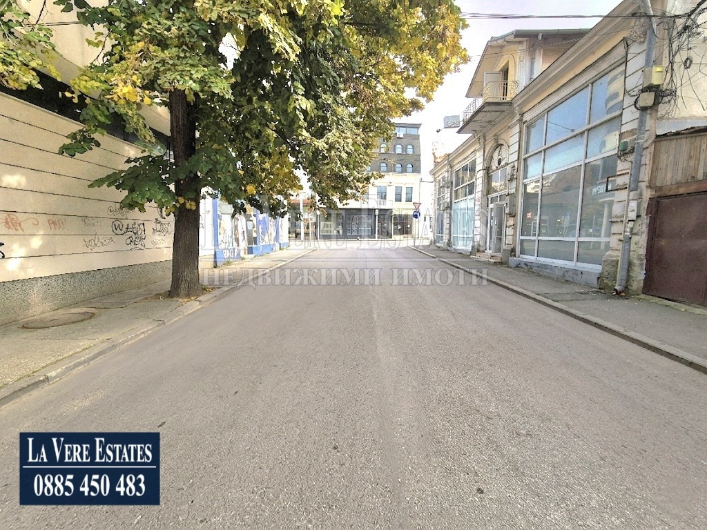 Продава ЕТАЖ ОТ КЪЩА, гр. Русе, Център, снимка 17 - Етаж от къща - 52101999