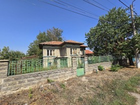 Maison Marten, région Roussé 3