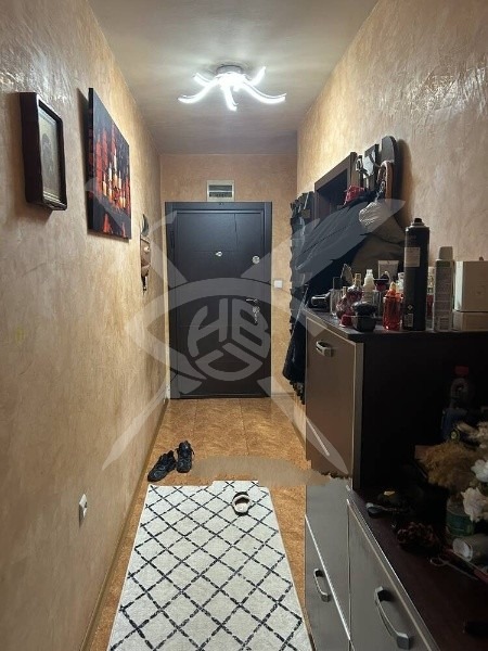 Продава МНОГОСТАЕН, гр. Бургас, Изгрев, снимка 3 - Апартаменти - 52609950