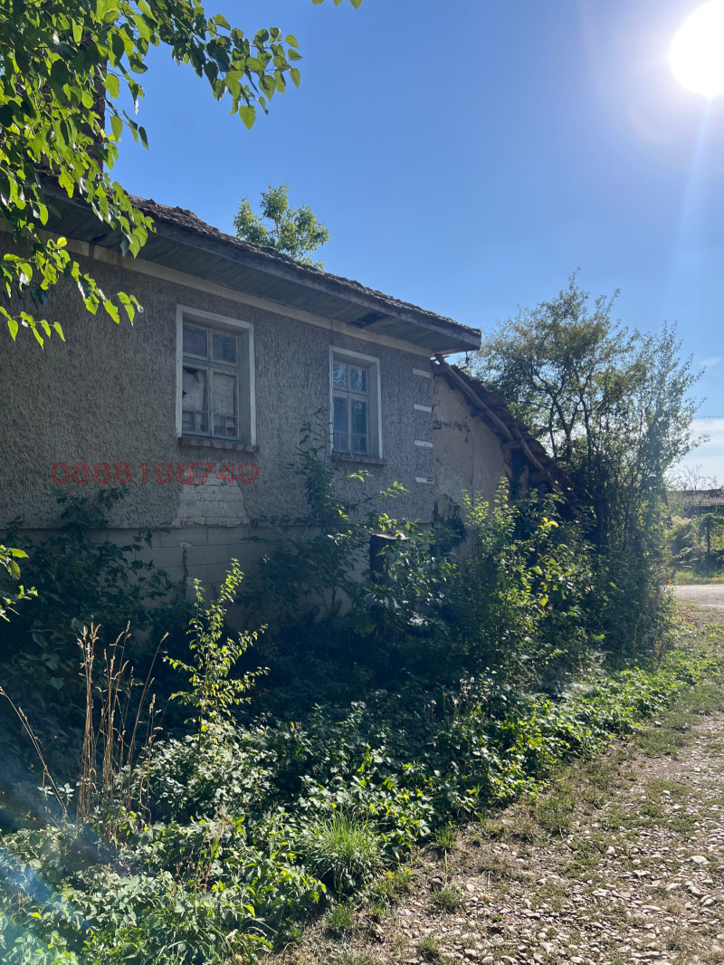 Продава КЪЩА, с. Брестово, област Ловеч, снимка 3 - Къщи - 52782382