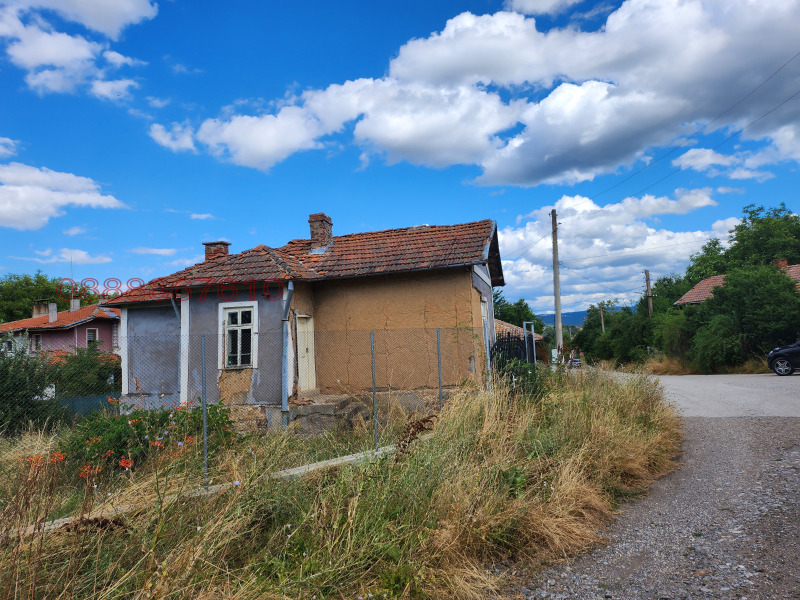 Продава КЪЩА, с. Кошарево, област Перник, снимка 2 - Къщи - 52783165