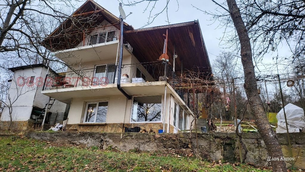 Продава ВИЛА, с. Желен, област София област