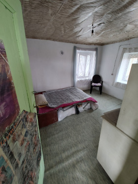 Продажба на имоти в с. Копривлен, област Благоевград - изображение 1 