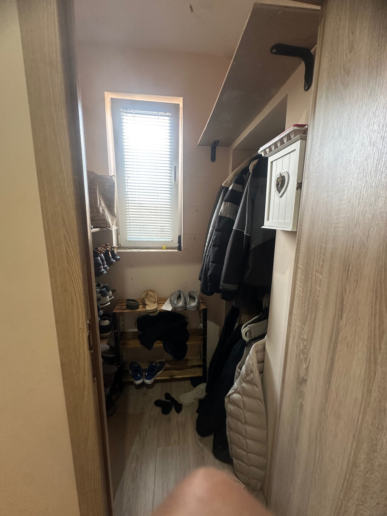 Продава ЕТАЖ ОТ КЪЩА, гр. Каварна, област Добрич, снимка 8 - Етаж от къща - 55776632