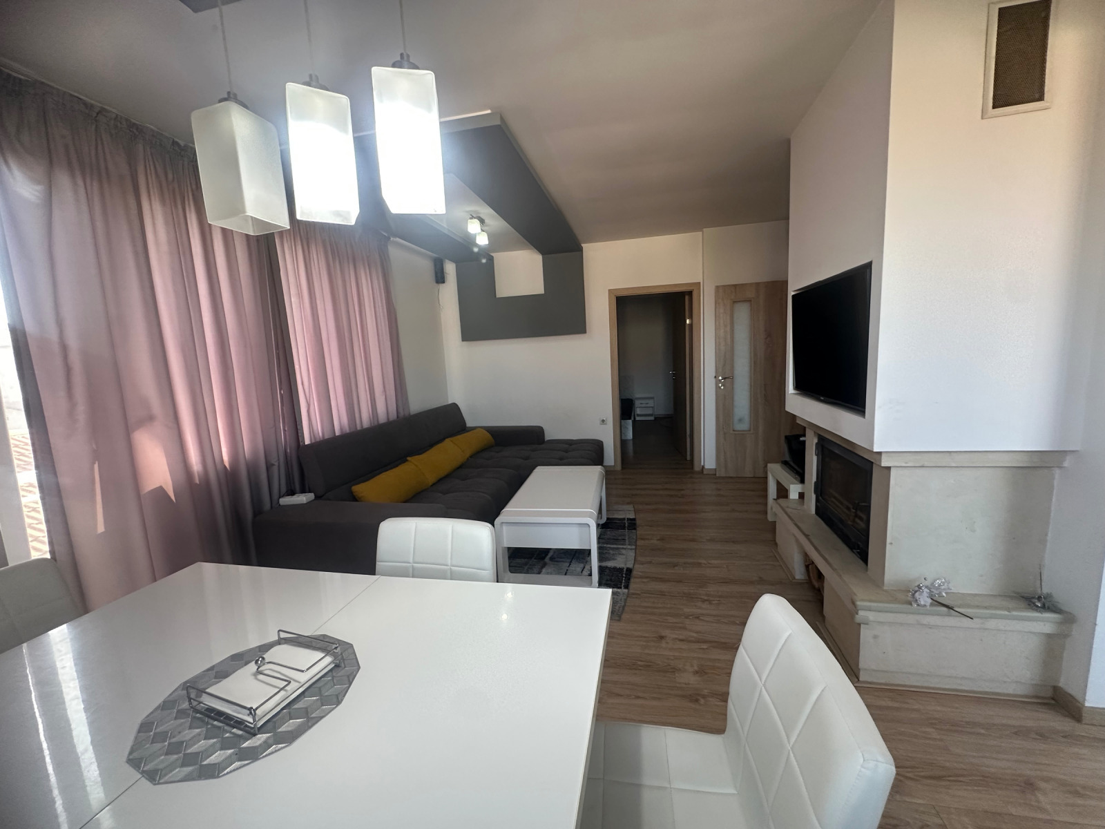 Продава ЕТАЖ ОТ КЪЩА, гр. Каварна, област Добрич, снимка 4 - Етаж от къща - 55776632